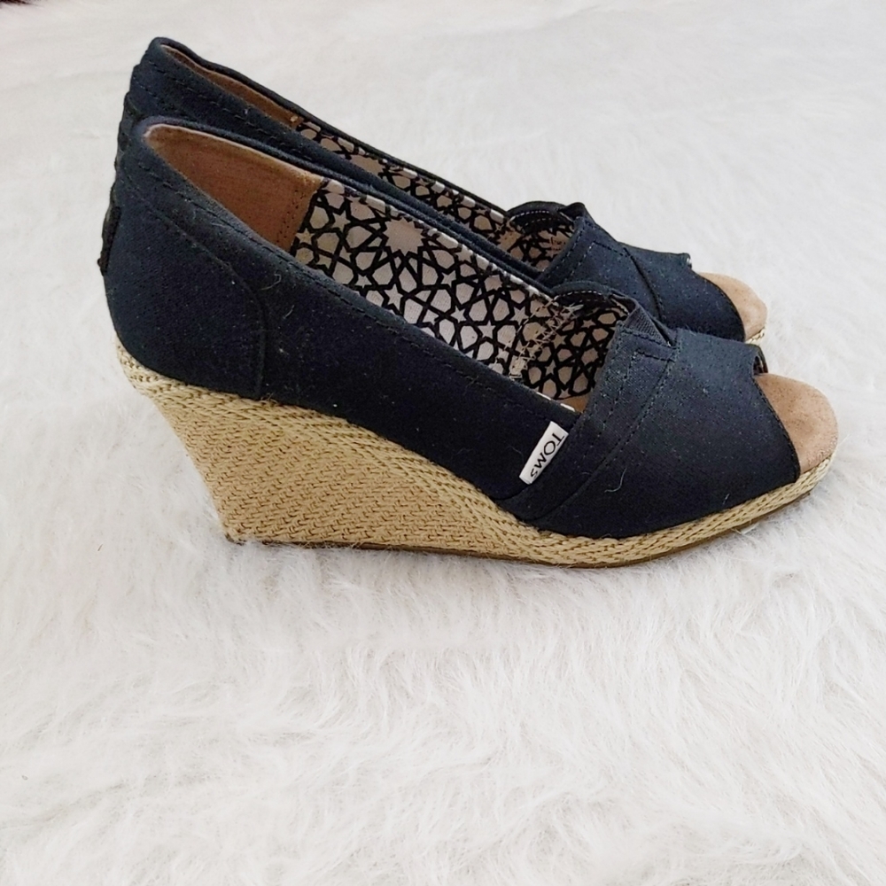 Toms Wedges sz 8